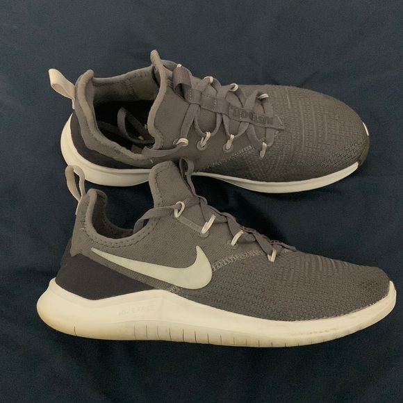 NIKE FREE TR-8 WOMENS - EUC - Picture 3 of 12